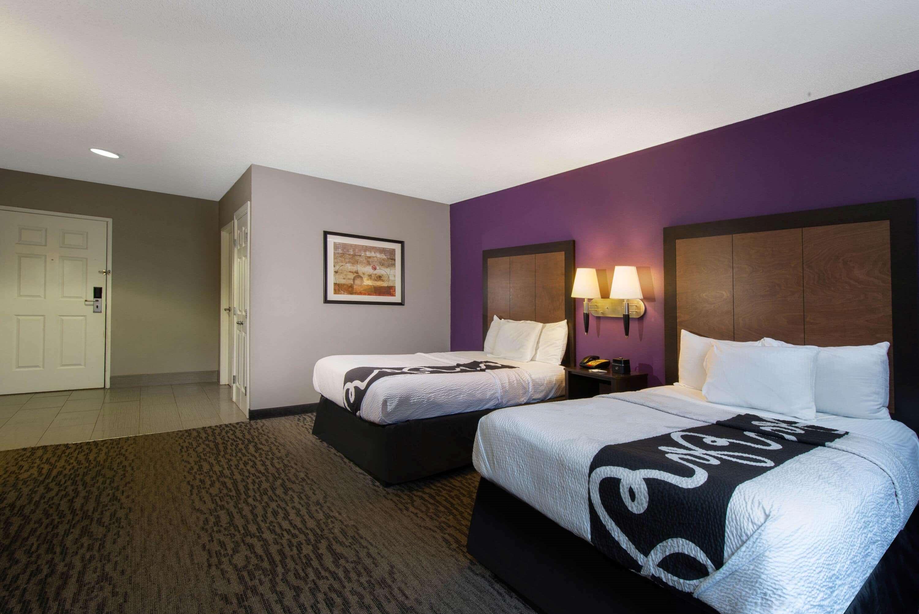 La Quinta By Wyndham Erie Hotel Exterior photo