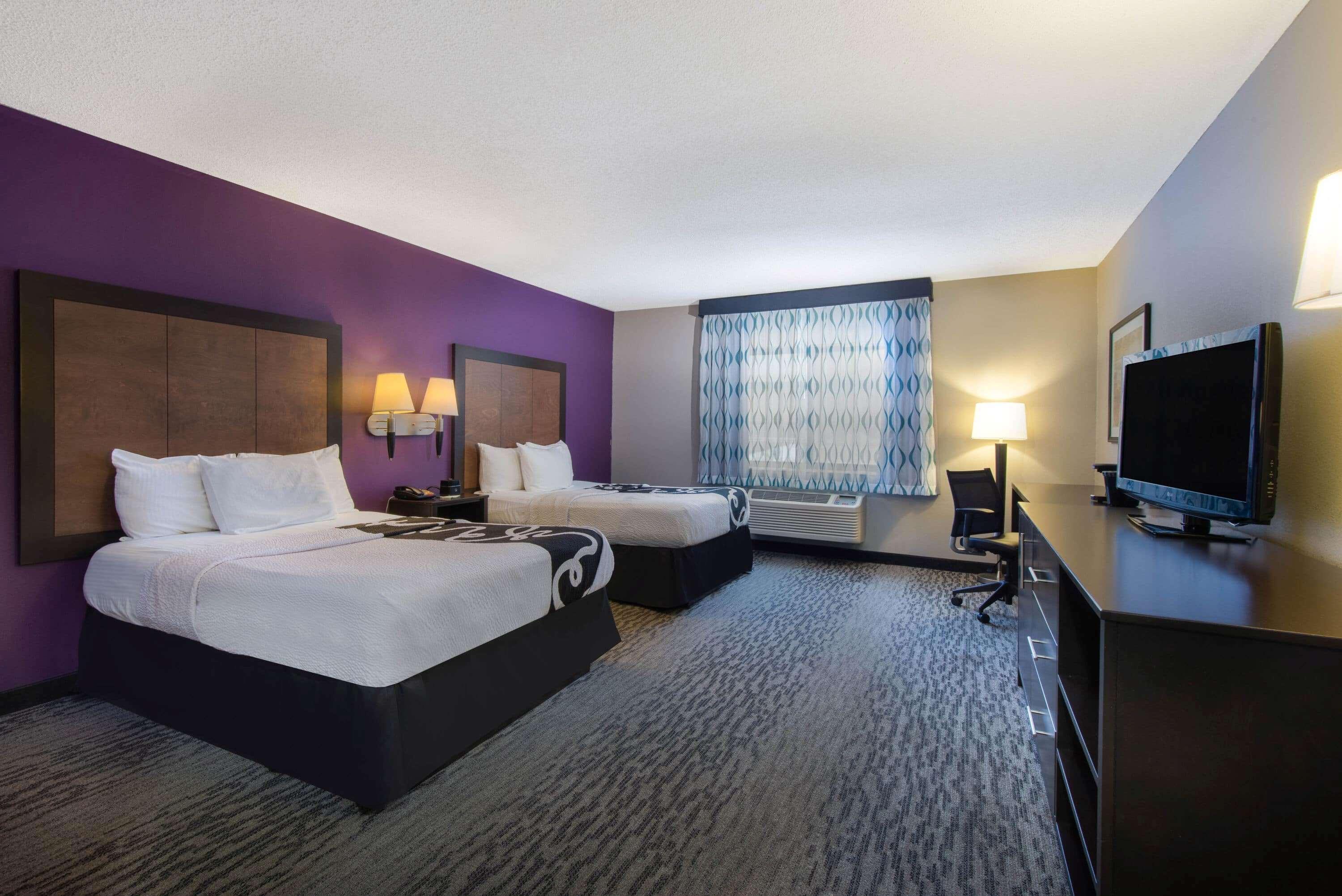 La Quinta By Wyndham Erie Hotel Exterior photo