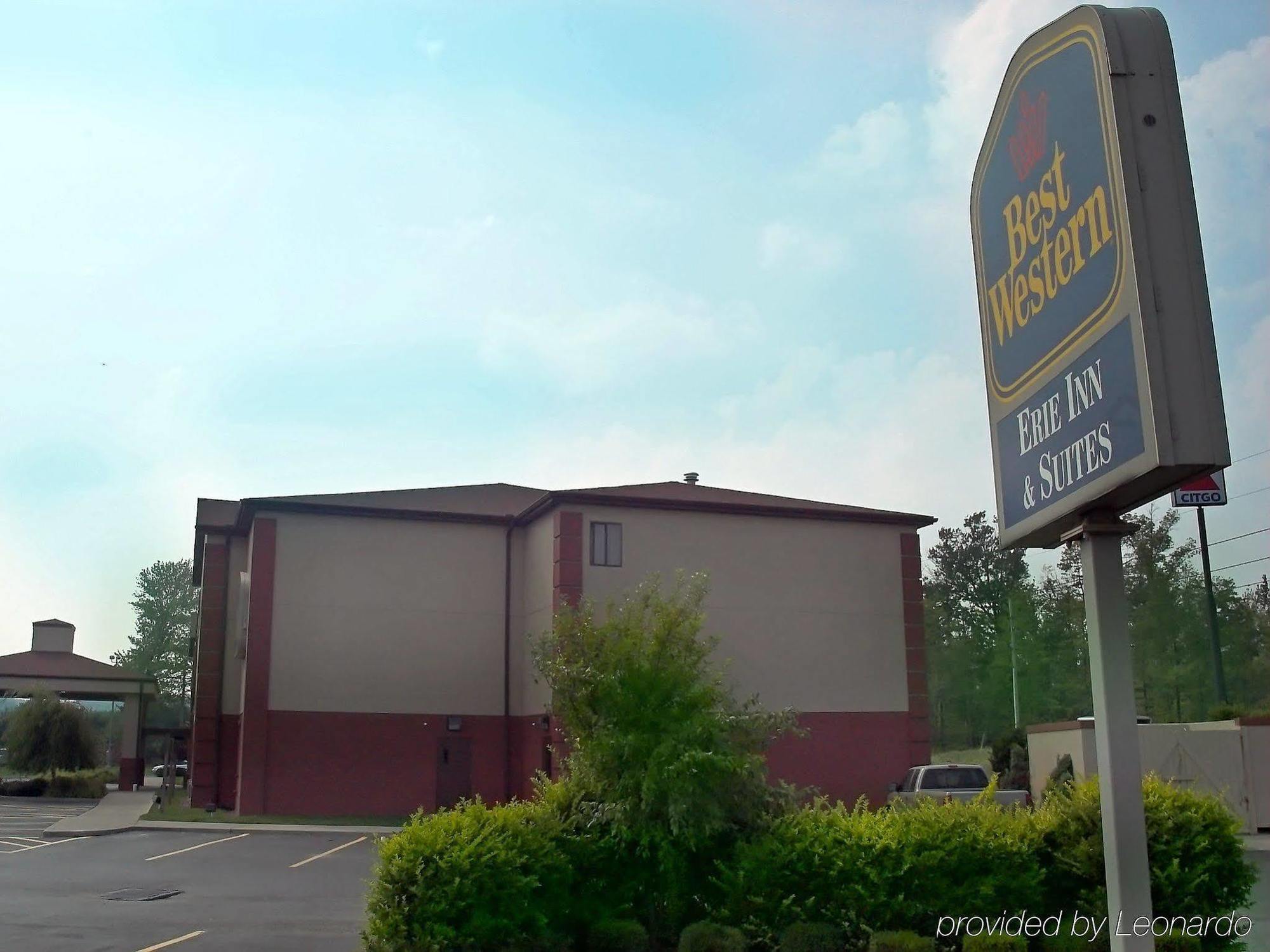 La Quinta By Wyndham Erie Hotel Exterior photo