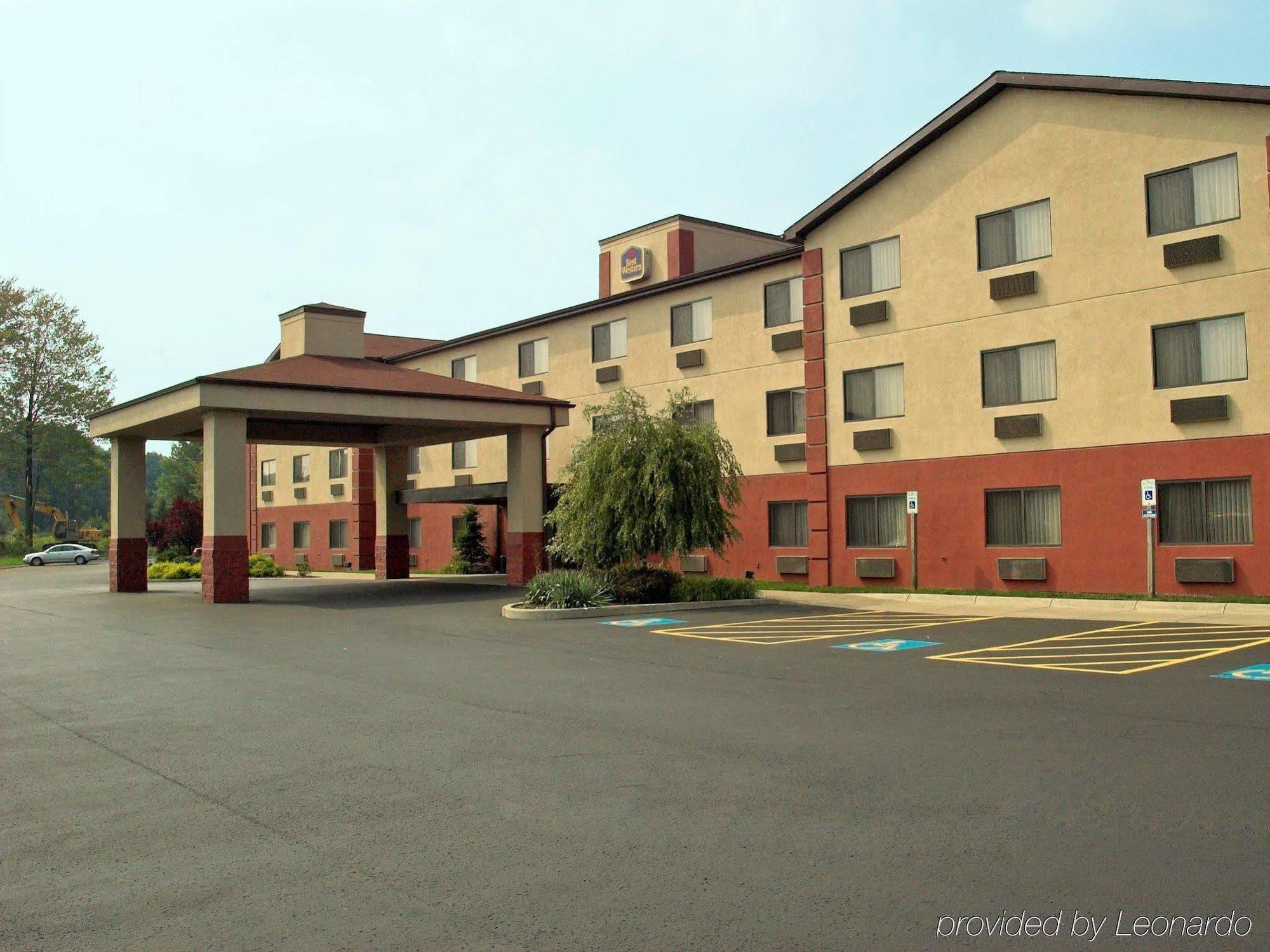 La Quinta By Wyndham Erie Hotel Exterior photo